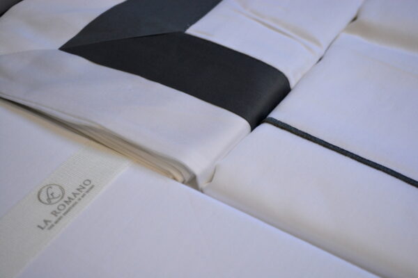 Постільна білизна La Romano Silk Satin 200×220 см Perry Steelgrey - Image 4